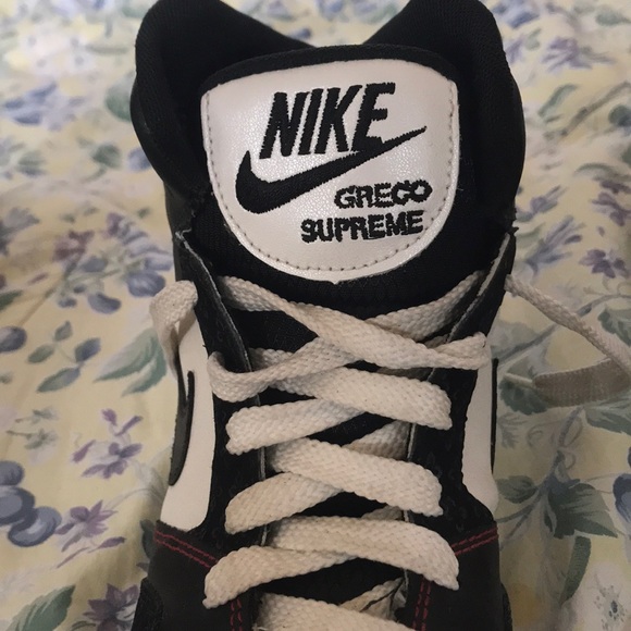 Shoes 👟 - Picture 2 of 2